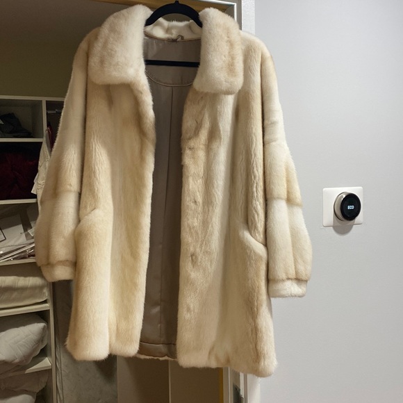 Mink coat - Picture 1 of 5